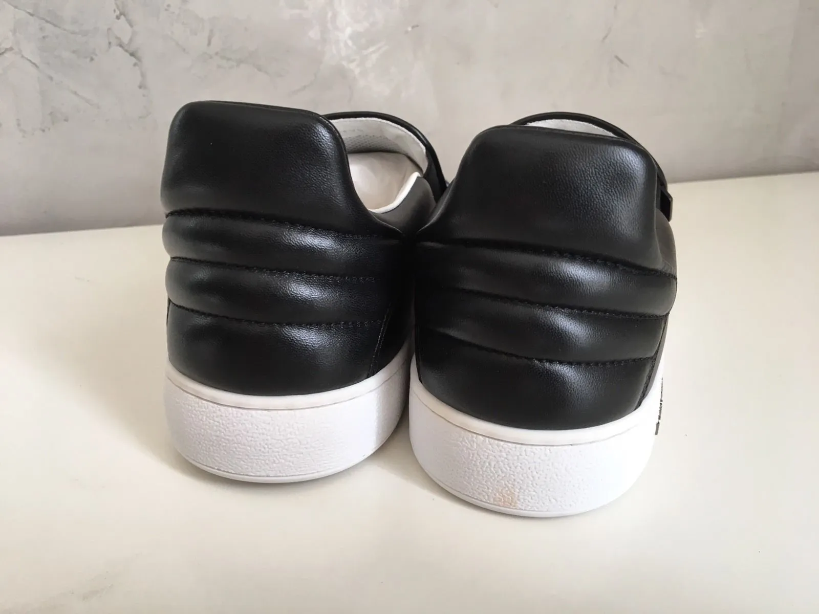 Frontrow Slip-On