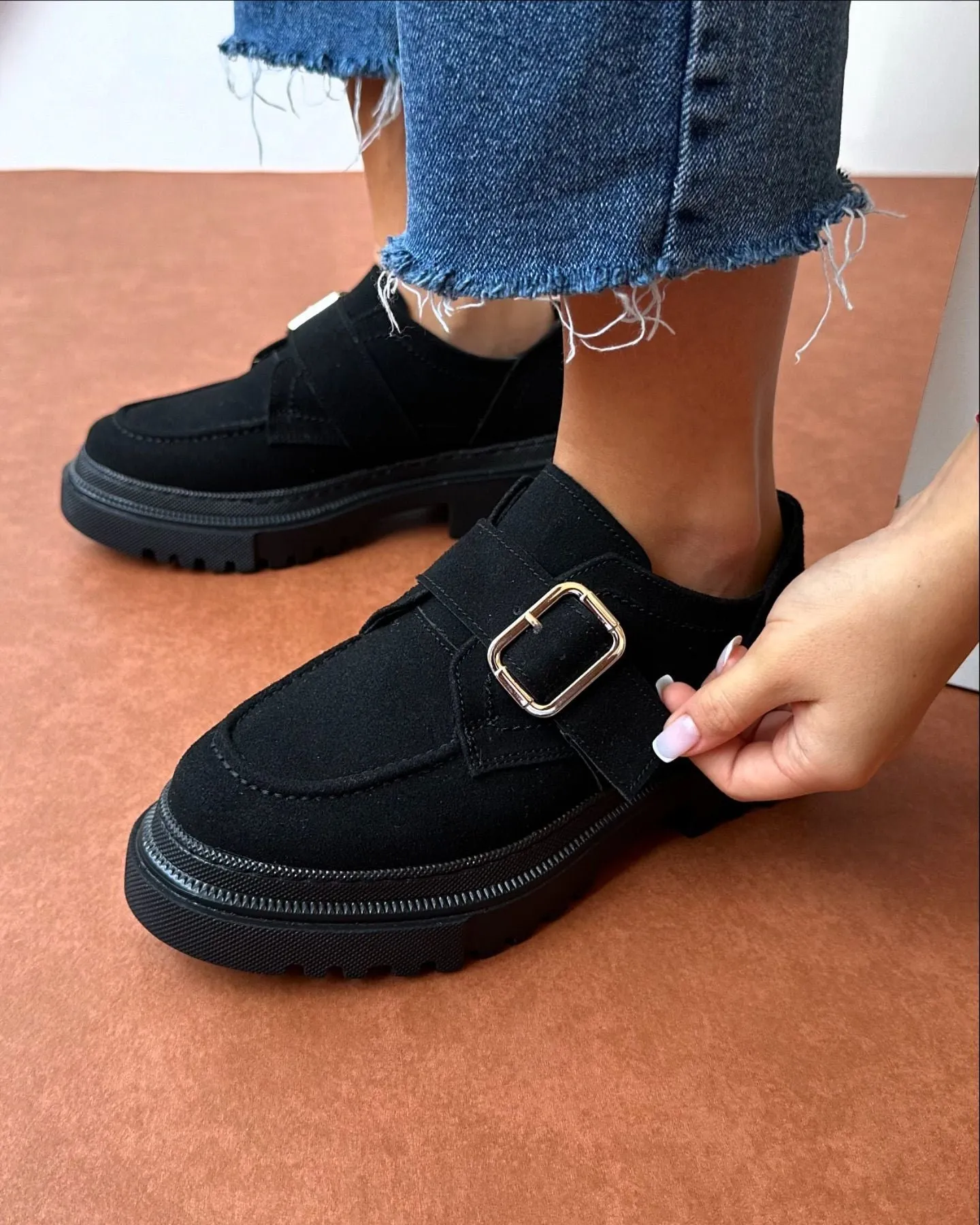 Thick-soled slip-on loafers